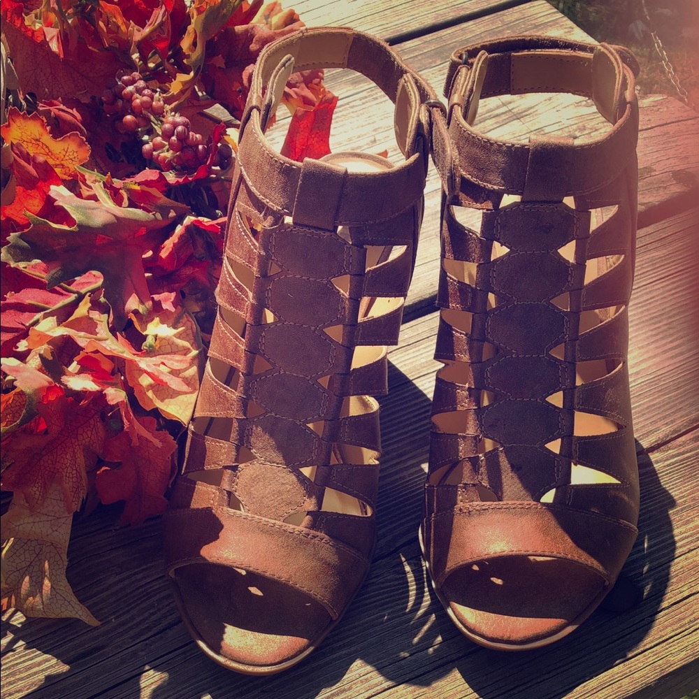 NWT NATURALIZER OPEN TOE BOOTIES